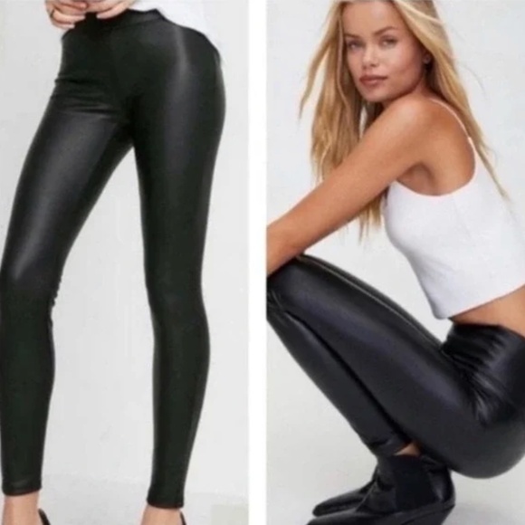 7 For All Mankind Black Stretch Faux Vegan Leather Leggings Pants Size Small - Picture 1 of 7